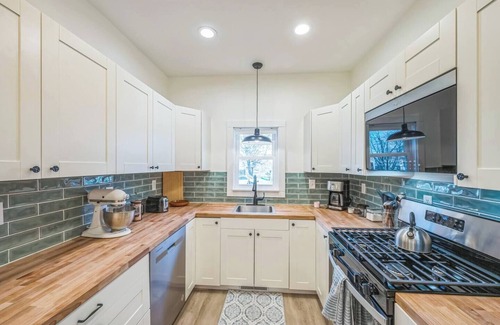 La Porte House | Stone's Throw Lake House