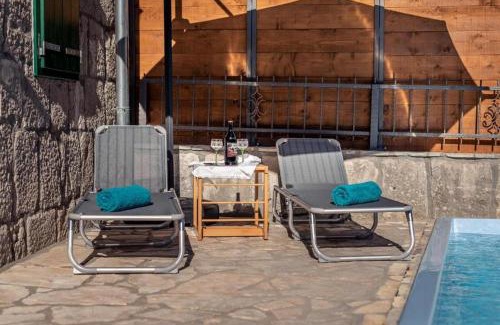 Stasevica Villa | Stone Two Bedroom Villa with Pool