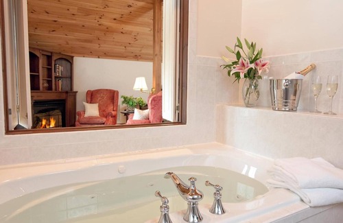 Ledyard Bed & Breakfast | Stonecroft Inn