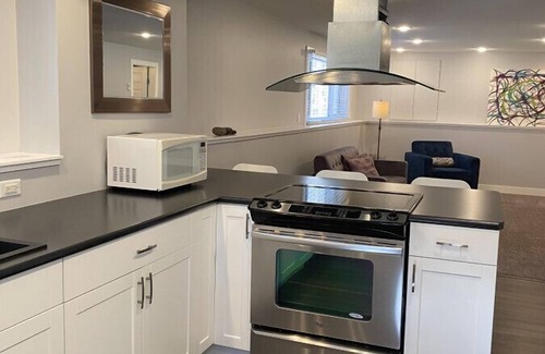 Clearwater Condo | Stoneshire Obsidian Suite