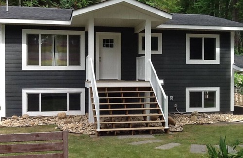 Clearwater Condo | Stoneshire Obsidian Suite