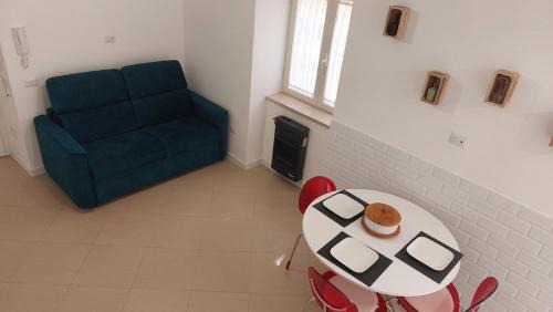 Naples House | Stop and Fly