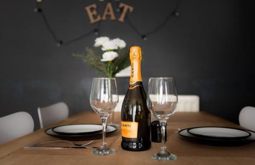 Swindon Apartment | Stop Check us Out