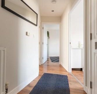 Swindon Apartment | Stop Check us Out