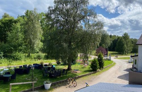 Hokerum Apartment | Stor lägenhet ovanpå café ute på landet