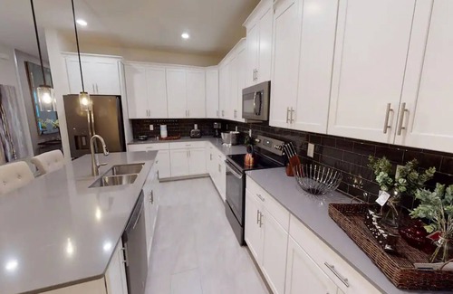 The Hamlets House | Storey Lake 6-BED Pool/Spa/Games Room Located 2 Miles from Disney!