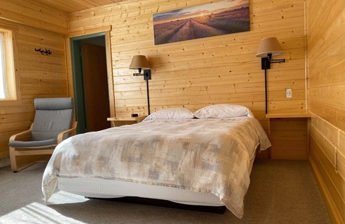 Smithers Hotel | Stork Nest Inn