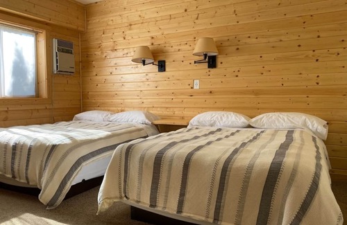 Smithers Hotel | Stork Nest Inn