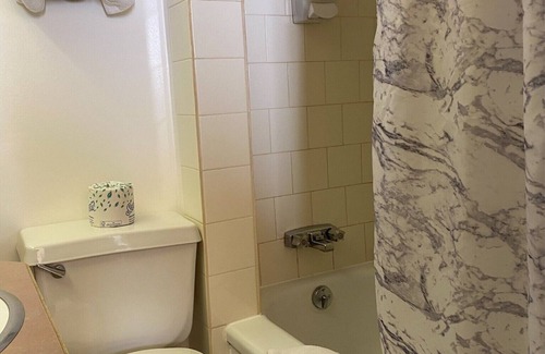 Smithers Hotel | Stork Nest Inn