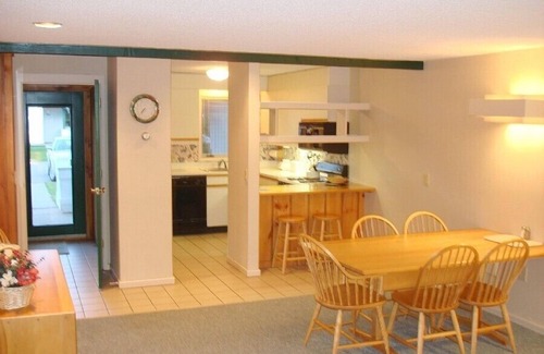 Stowe Area Condo | Stowe Mountain Ski Condo 2 Br Presidents Week. A second unit is also available n