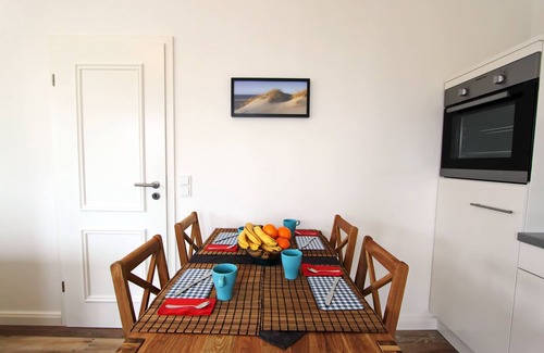 Hornum Apartment | STR/011a 'seal' - 'seal'