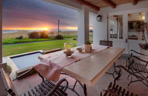 Strand Villa | Strand Beach Lodge