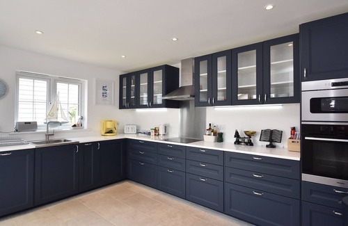 Camber House | Strand House- family & dog friendly cottage in the village of Camber, Near Rye