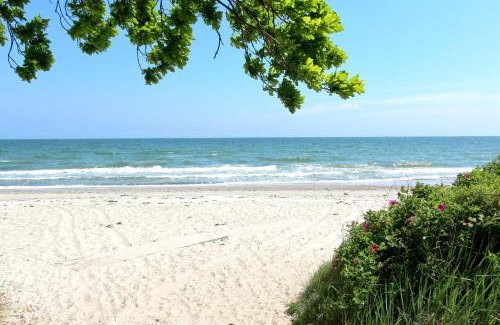 Lobbe Apartment | strandnahe FeWo mit Terrasse, gratis Nutzung vom AHOI Erlebnisbad und Sauna in Sellin - Rex Rugia FeWo 11-2