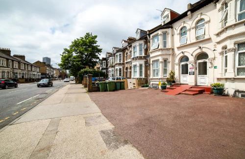 Stratford and New Town Hotel | Stratford Hotel