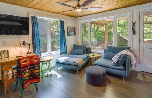 Strawberry House | Strawberry Cabin Rental with Deck and Mountain Views!
