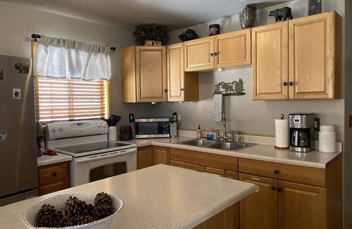 Duck Creek Village Cabin | Strawberry Patch - Centrally located in the Strawberry Point subdivision