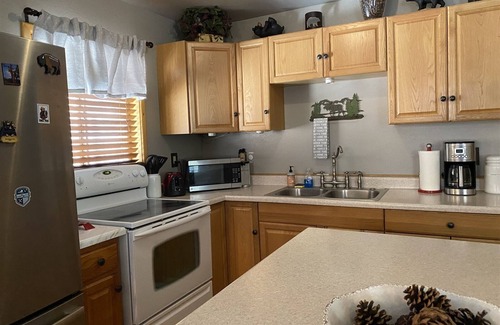 Duck Creek Village Cabin | Strawberry Patch - Centrally located in the Strawberry Point subdivision