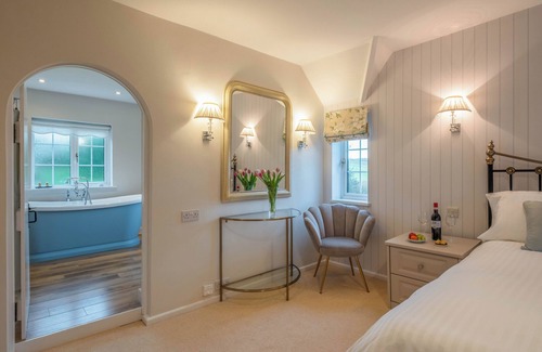 Hastings Bed & Breakfast | Stream House Luxury B&B