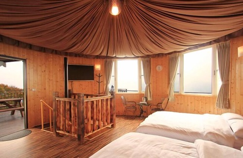 Ren'ai RV Rental | Stream Yurt Campground