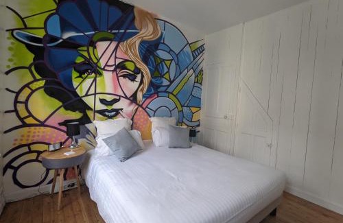 Saint-Quentin Apartment | Street app'Art