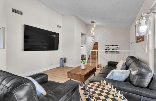 Las Vegas House | Strip-side Villa Pool, Mini Golf, Casino games