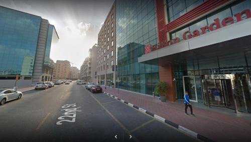 Al Barsha 1 House | Striped Partition Room in Barsha 1 Near Mall of the Emirates