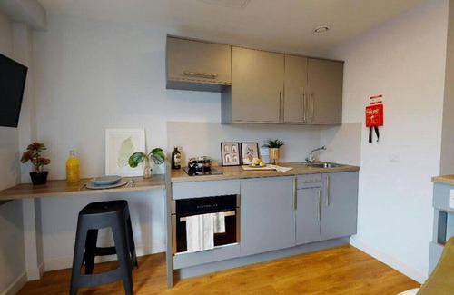 Newcastle-upon-Tyne Apartment | Student Only: Peaceful Private Room in Apartment