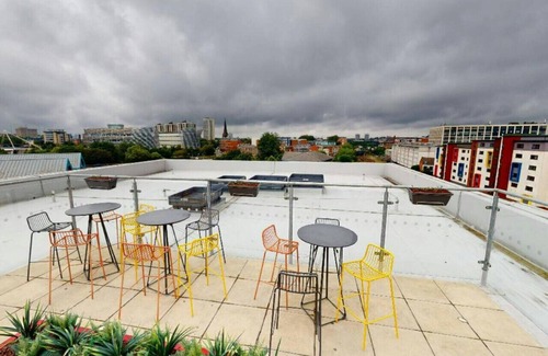 Newcastle-upon-Tyne Apartment | Student Only: Peaceful Private Room in Apartment