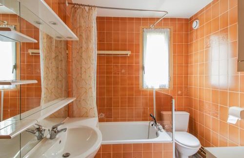 Cauterets Apartment | Studio à Cauterets: 4 pers, parking, proche télécabine et centre - FR-1-401-48