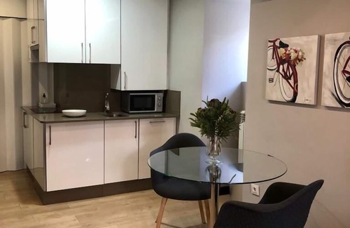 Santiago de Compostela Apartment | Studio 150 m. Cathedral - garden, terrace, wifi - Ground floor