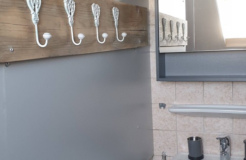 Neuffen Apartment | Studio 11 mit Riesengroßem Bett 2,70m