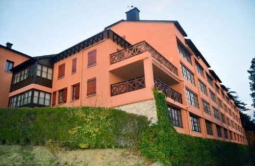 Enveitg Apartment | Studio 2 rooms Pool, Cadí Views, Gym and Games Area