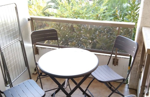 Juan-les-Pins Apartment | Studio 303 Bord de mer Résidence Graziella