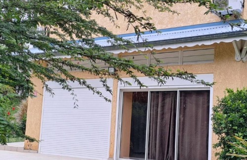 Lamentin Villa | STUDIO 38M2,SPA,GREEN LANDSCAPEQUIET IDEALLY LOCATED IN THE CENTER OF THE ISLAND