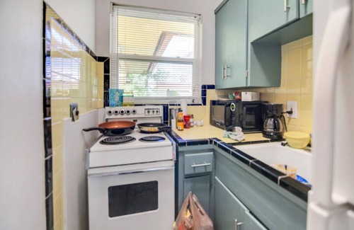 Crescent Lake Apartment | Studio 4 at Crescent Lake near downtown