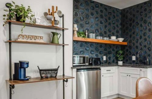 Lockerbie Square Apartment | Studio 500 Downtown Gem Free Parking and Pets OK