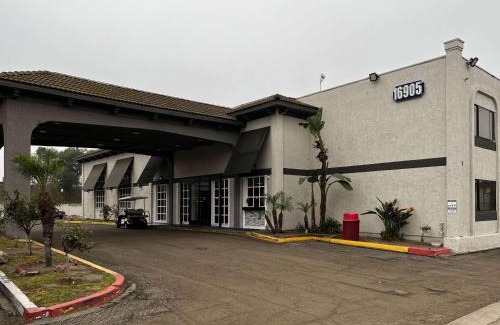 Artesia Hotel | Studio 6 Artesia CA