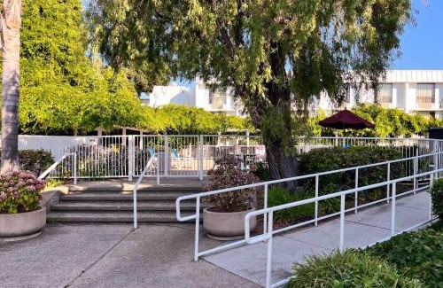 Belmont Hotel | Studio 6 Belmont, CA San Francisco Redwood