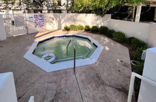 Belmont Hotel | Studio 6 Belmont, CA San Francisco Redwood