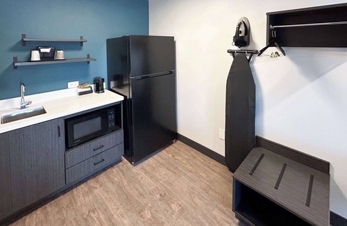 Corona Hotel | Studio 6 Corona, CA - West