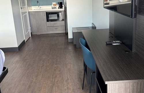 Corona Hotel | Studio 6 Corona, CA - West