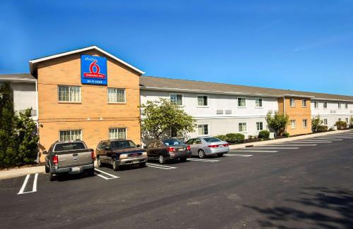 East Brunswick Hotel | Studio 6-East Brunswick, NJ - NYC Area