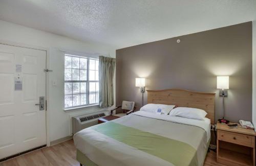 Stafford Hotel | Studio 6-Stafford, TX - Houston - Sugarland