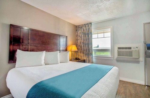 Albany Hotel | Studio 6 Suites Albany, OR