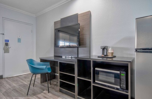 Carousel Hotel | Studio 6 Suites – San Bernardino, CA