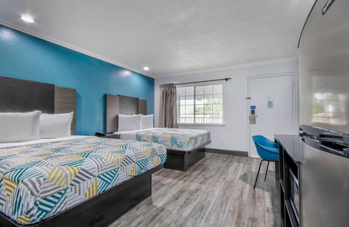 Carousel Hotel | Studio 6 Suites – San Bernardino, CA