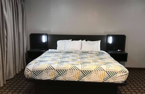 Tupelo Hotel | Studio 6 Suites Tupelo, MS - North