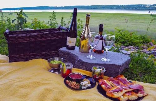 Ste Anne de Beaupre Apartment | Studio 8 - 2 min du Bord de l'eau Foyer & Barbecue