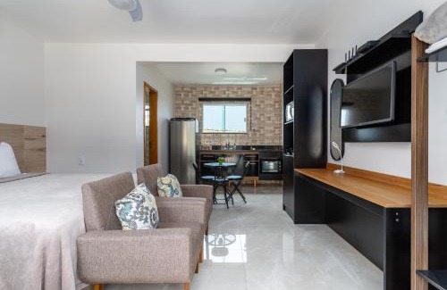 Itaipuacu Apartment | Studio Aconchegante com Varanda garagem Tv Smart Wi-fi